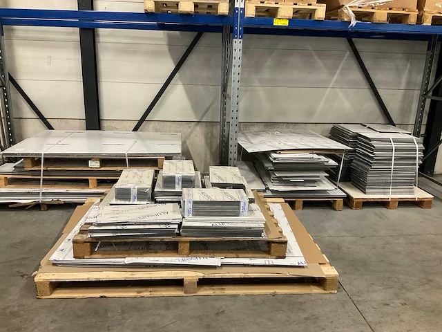 Partij blanco alupanels - afbeelding 1 van  4