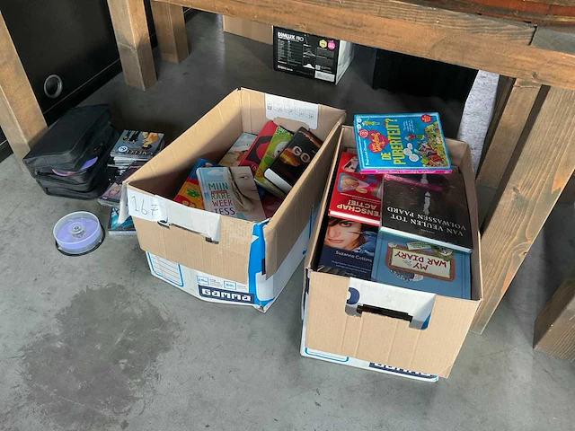 Partij boeken cd’s - afbeelding 1 van  7