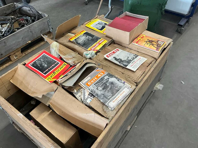 Partij boeken & prenten hollister, western-wolf, winchester44, colt 45 - afbeelding 1 van  15