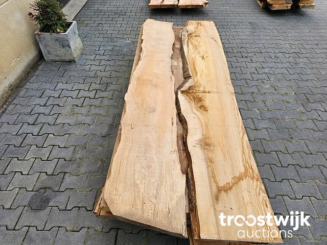 Partij boomstamplanken +/-209-252cm lang 2.5-7cm dik 30-40cm breed - afbeelding 5 van  7
