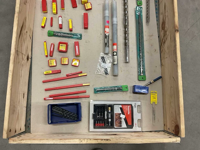 Partij boorgereedschap - afbeelding 2 van  3