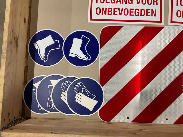 Partij borden - afbeelding 3 van  3