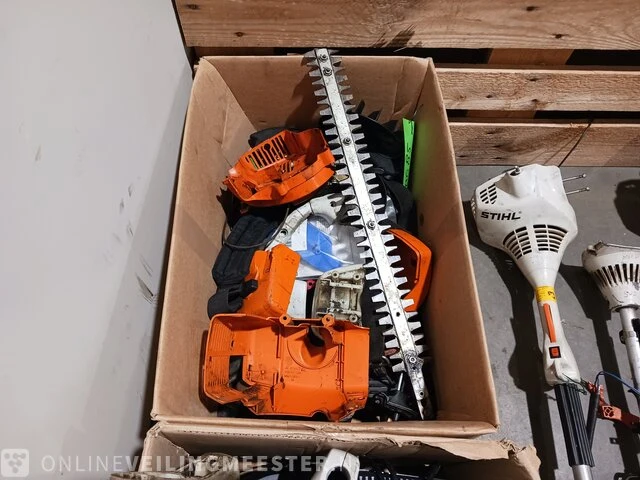 Partij bosmaaiers en onderdelen stihl - afbeelding 2 van  9