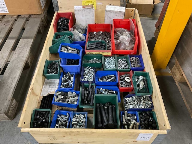 Partij bouten - afbeelding 1 van  6