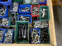 Partij bouten - afbeelding 2 van  6