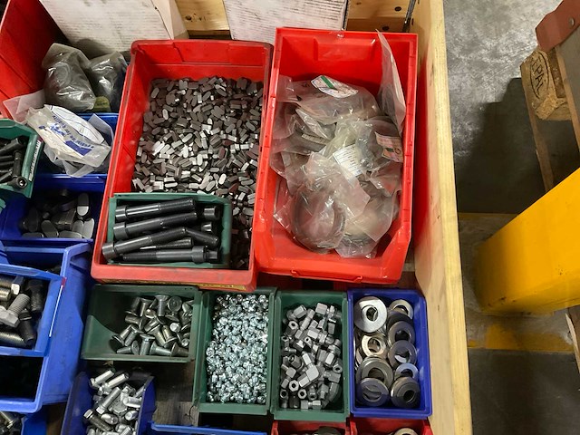 Partij bouten - afbeelding 3 van  6