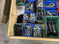 Partij bouten - afbeelding 6 van  6