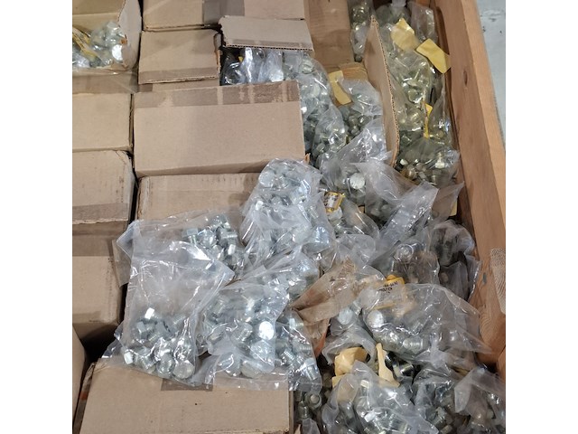 Partij bouten - afbeelding 3 van  5