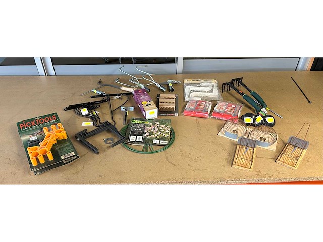 Partij bouwmarkt/ tuin artikelen - afbeelding 1 van  4