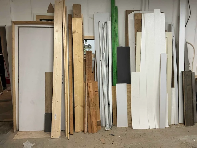 Partij bouwmaterialen - afbeelding 1 van  6