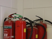 Partij brandblussers, diverse soorten - afbeelding 1 van  3