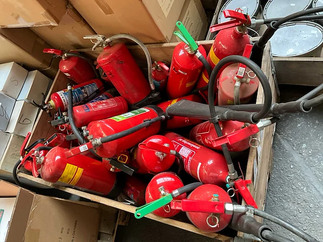 Partij brandblussers - afbeelding 2 van  8