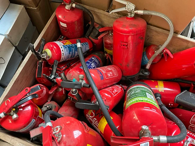 Partij brandblussers - afbeelding 3 van  8