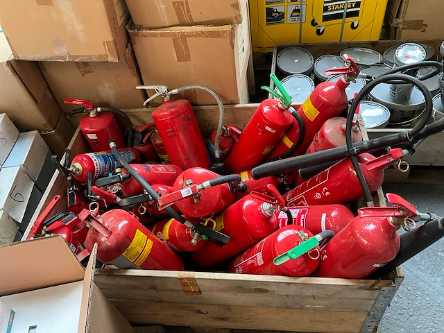 Partij brandblussers - afbeelding 5 van  8