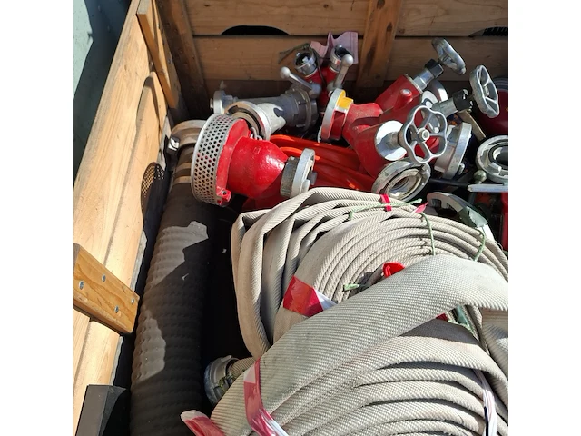 Partij brandslangen en koppelingen - afbeelding 11 van  12