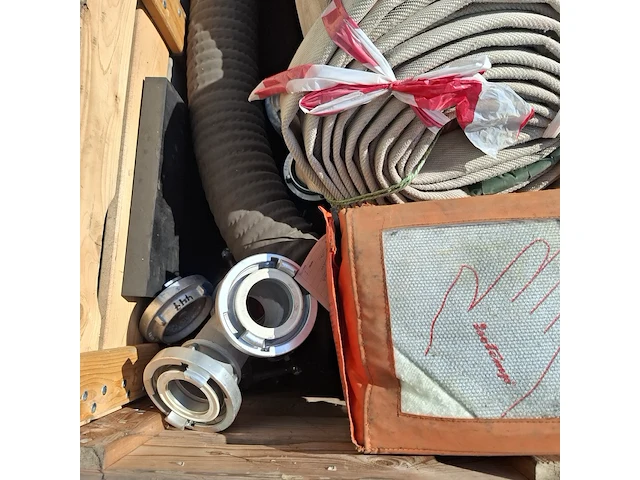 Partij brandslangen en koppelingen - afbeelding 12 van  12