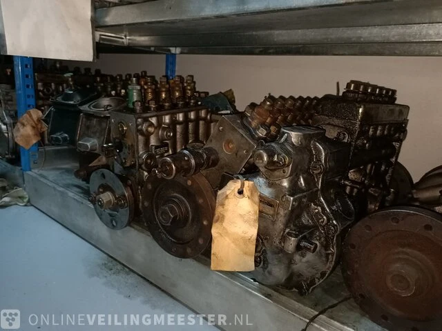 Partij brandstofpompen defect en gereviseerd, in 5 meter stelling - afbeelding 18 van  21