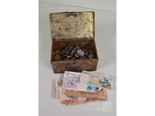 Partij briefgeld en munten - afbeelding 1 van  7