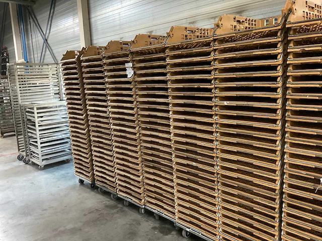 Partij broodkratten (300x) - afbeelding 1 van  6