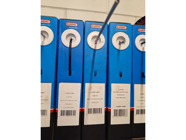 Partij buitenkabel ommanteling met binnenkabels t.b.v. rem en versnellingen - afbeelding 3 van  6