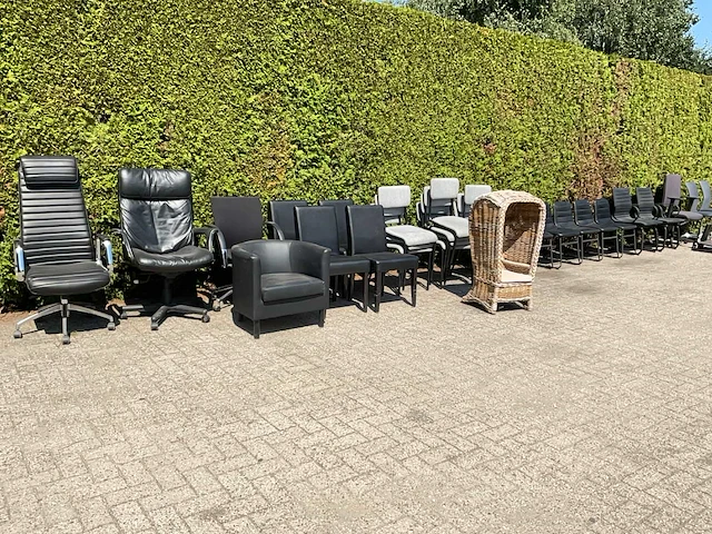 Partij (bureau) stoelen (20x) - afbeelding 1 van  3