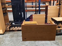 Partij bureau's in onderdelen - afbeelding 2 van  8