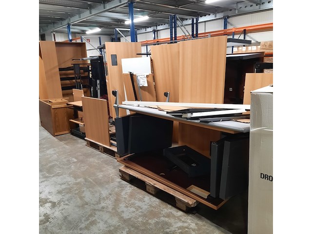 Partij bureau's in onderdelen - afbeelding 6 van  8