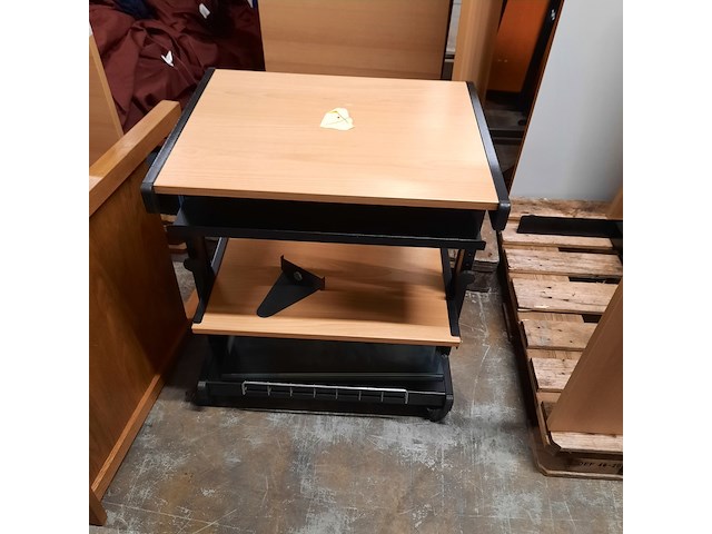 Partij bureau's in onderdelen - afbeelding 7 van  8