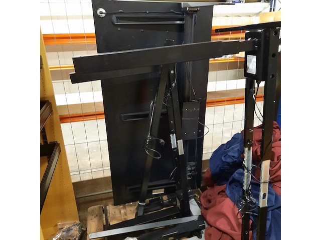 Partij bureau's in onderdelen - afbeelding 8 van  8