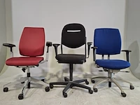 Partij bureaustoelen, o.a. ahrend, drabert