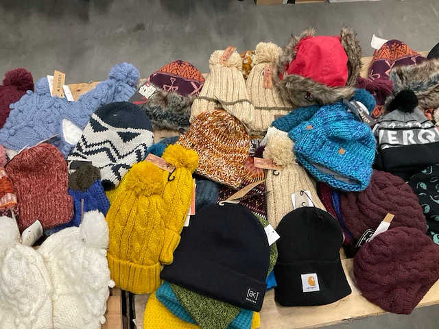 Partij burton/barts/carhartt/volcom mutsen (110x) - afbeelding 7 van  10