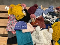 Partij burton/barts/carhartt/volcom mutsen (110x) - afbeelding 8 van  10