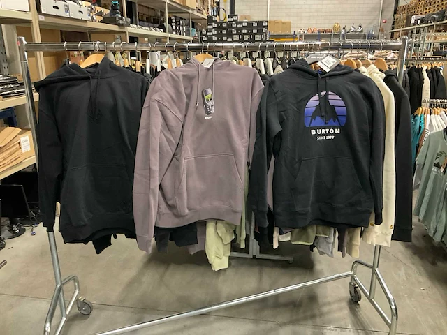 Partij burton/huf/volcom/carhartt hoodies (37x) - afbeelding 2 van  3