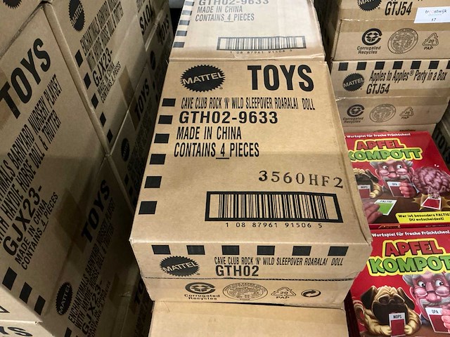 Partij cave club rock ‘n’ wild sleepover roaralai dolls (80x) - afbeelding 4 van  5