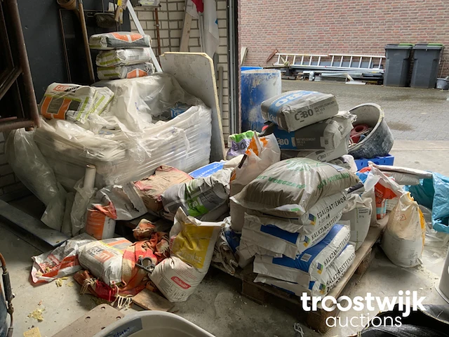 Partij cement - afbeelding 1 van  6