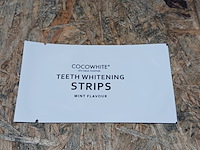 Partij charcoal teeth whitening strips, cocowhite, mint flavour - afbeelding 3 van  7