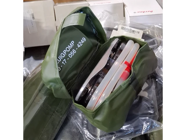 Partij chirurgische afzuigpompen, o.a ambu+ - afbeelding 4 van  13