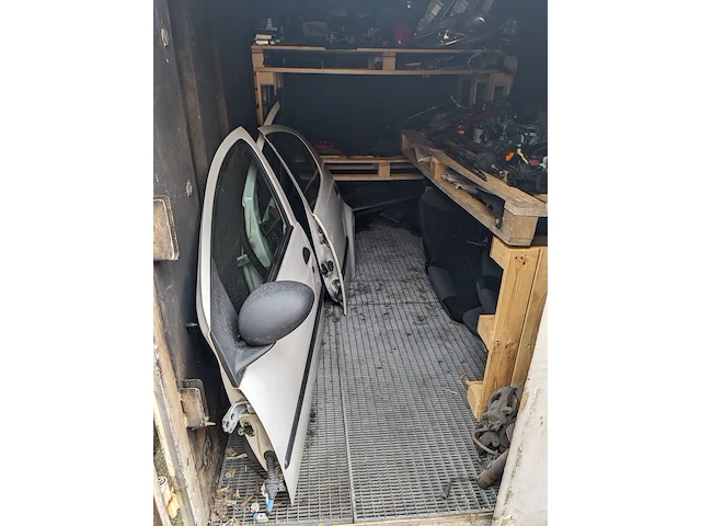 Partij citroen c2 en peugeot 107 onderdelen - afbeelding 1 van  19