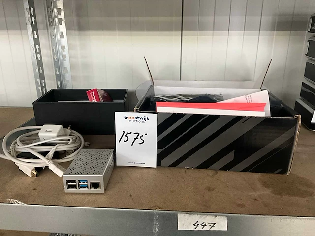 Partij computer onderdelen - afbeelding 1 van  7