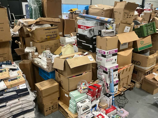 Partij consumenten goederen - afbeelding 2 van  17