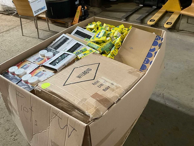 Partij consumentengoederen - afbeelding 9 van  12