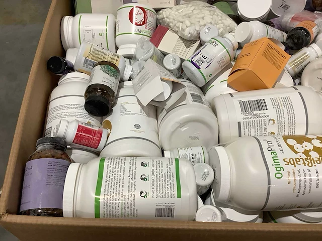 Partij cosmetica - afbeelding 2 van  8
