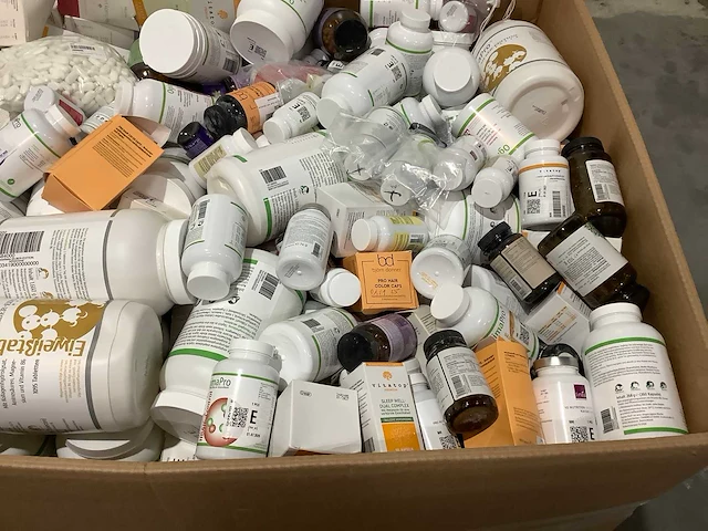 Partij cosmetica - afbeelding 3 van  8
