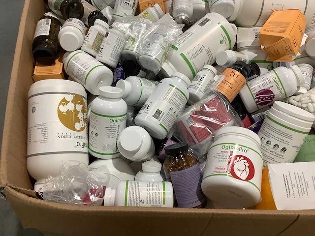 Partij cosmetica - afbeelding 4 van  8