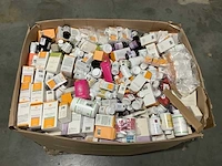 Partij cosmetica - afbeelding 1 van  8