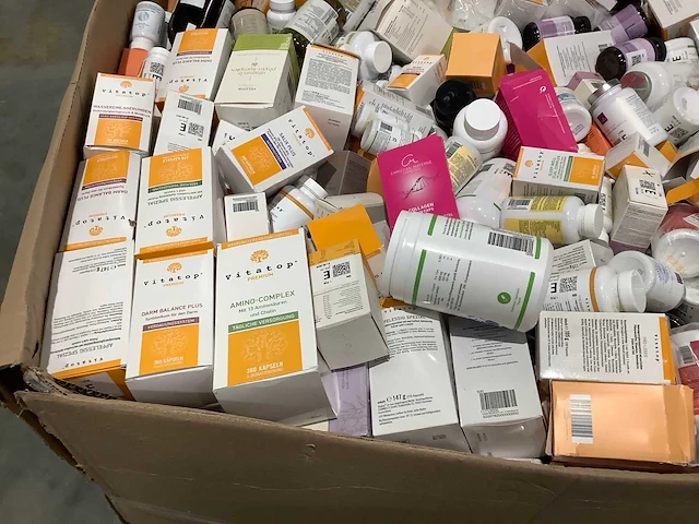 Partij cosmetica - afbeelding 2 van  8