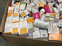 Partij cosmetica - afbeelding 2 van  8