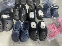 Partij crocs - afbeelding 4 van  5