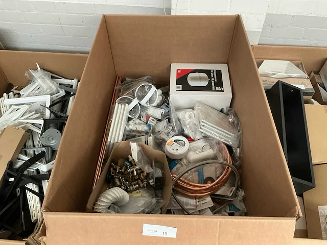 Partij cv-installatiemateriaal - afbeelding 1 van  4