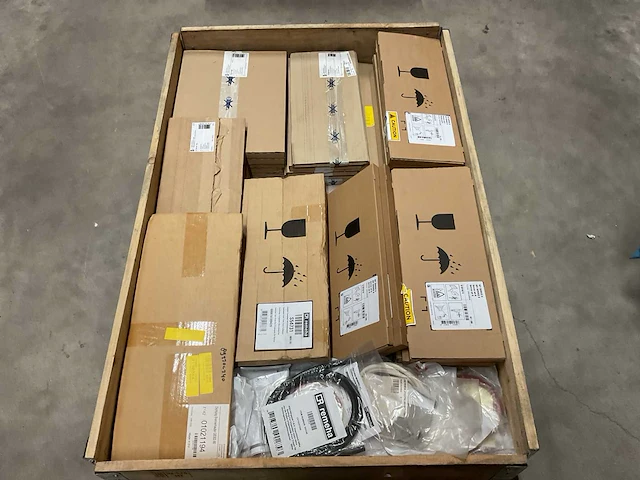 Partij cv-installatiemateriaal - afbeelding 1 van  11